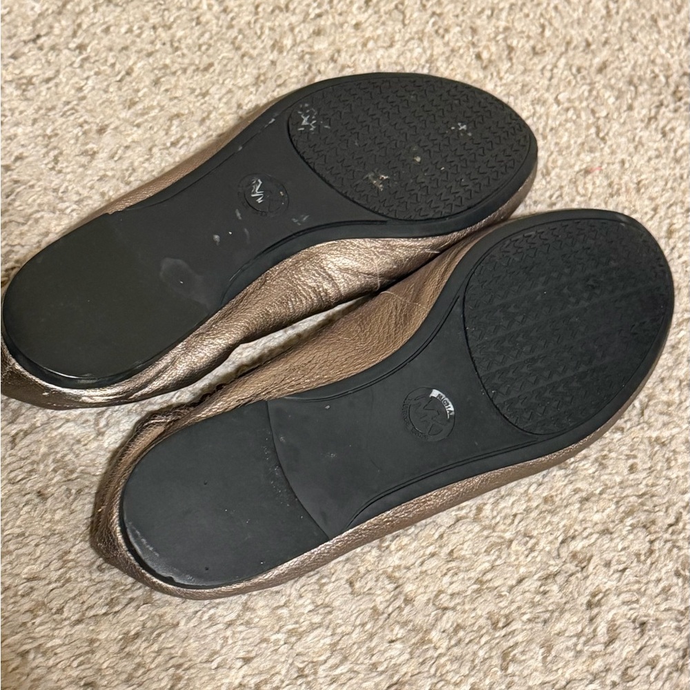 Michael Kors Metallic Bronze Leather Ballet Flats MK Logo Bow Size 8.5 - Picture 9 of 13